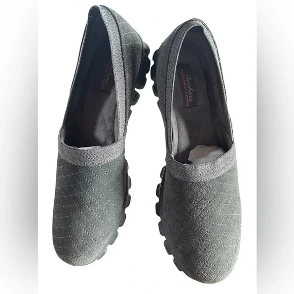 Skechers EZ Flex 2 Cuddle Up Memory Foam Slip on Shoes Size 9 faux suede EUC - Picture 12 of 13